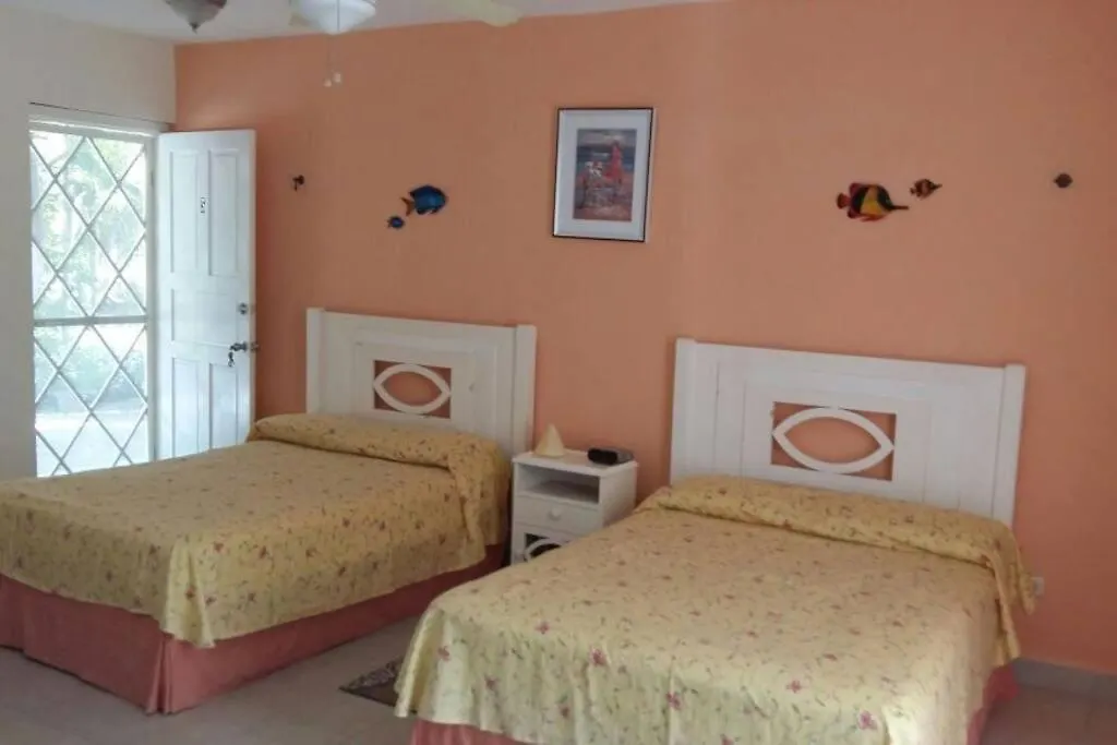 Marysol Beachfront Next To Nomads D6 Isla Mujeres