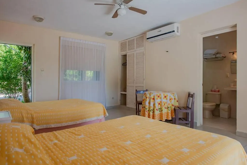 Marysol Beachfront Next To Nomads D6 Isla Mujeres Apartment