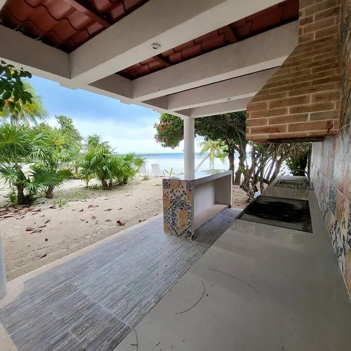 Marysol Beachfront Next To Nomads D6 Isla Mujeres Apartment
